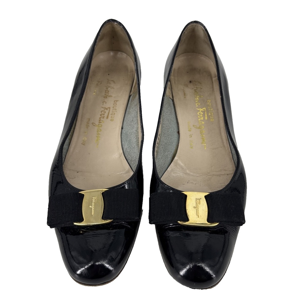 Salvatore Ferragamo Vara Bow Pumps Shoes Black Patent Leather Women's Sz 7.5 B